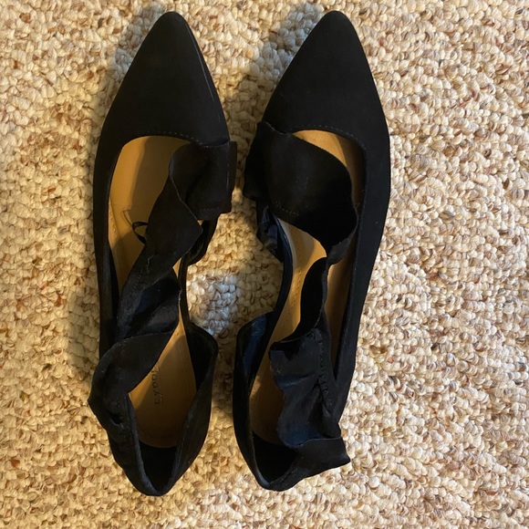 Express Ruffle Flats - Picture 2 of 4